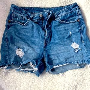 Dark denim old navy shorts! 💙